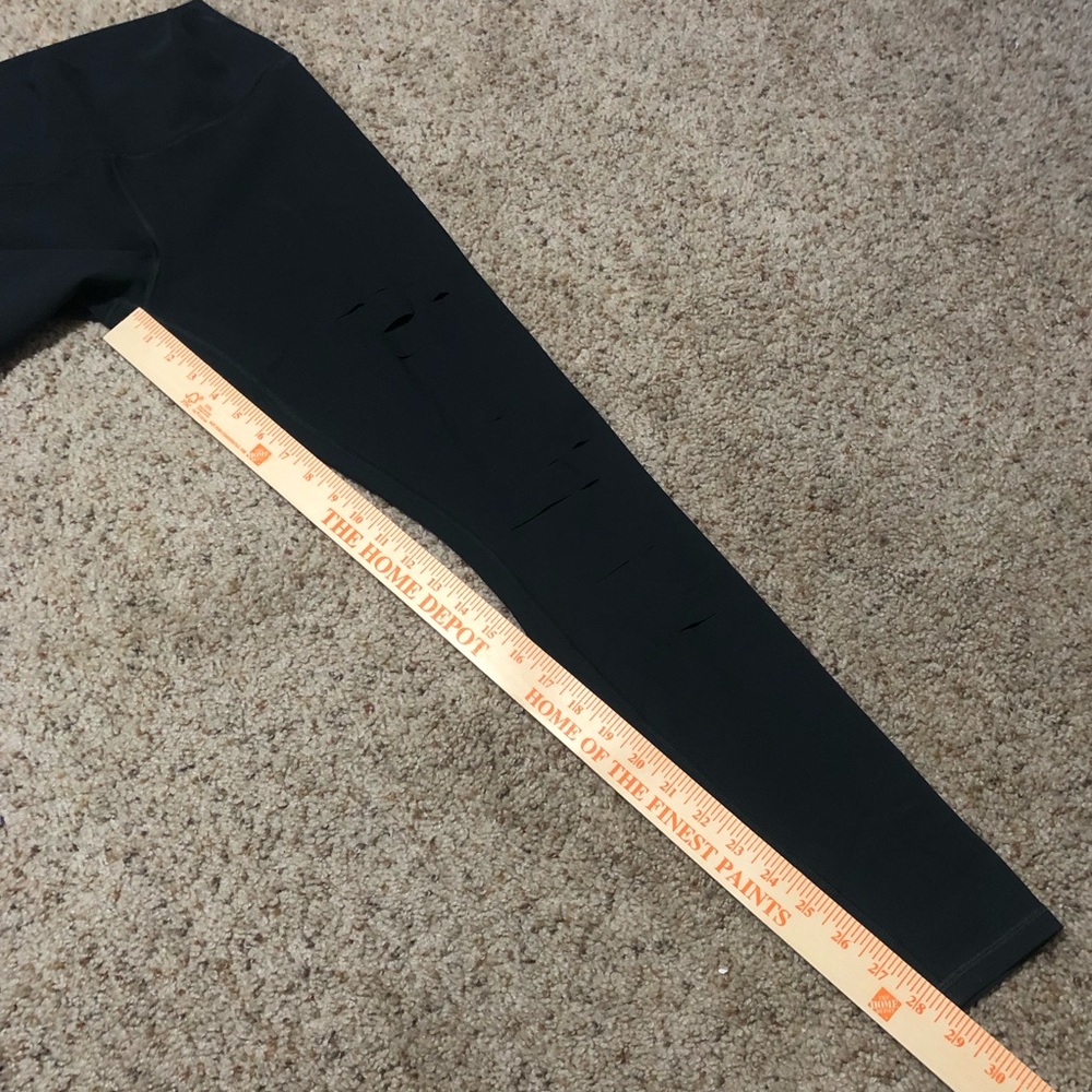 ALO Yoga High Waisted Ripped Warrior Leggings Grey - Picture 13 of 13